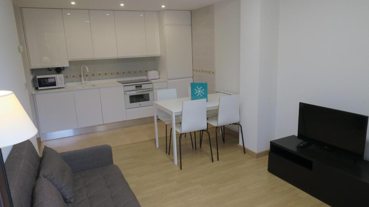 Apartamentos Palacio Azcarate Calle Calvario 仕格莱 外观 照片